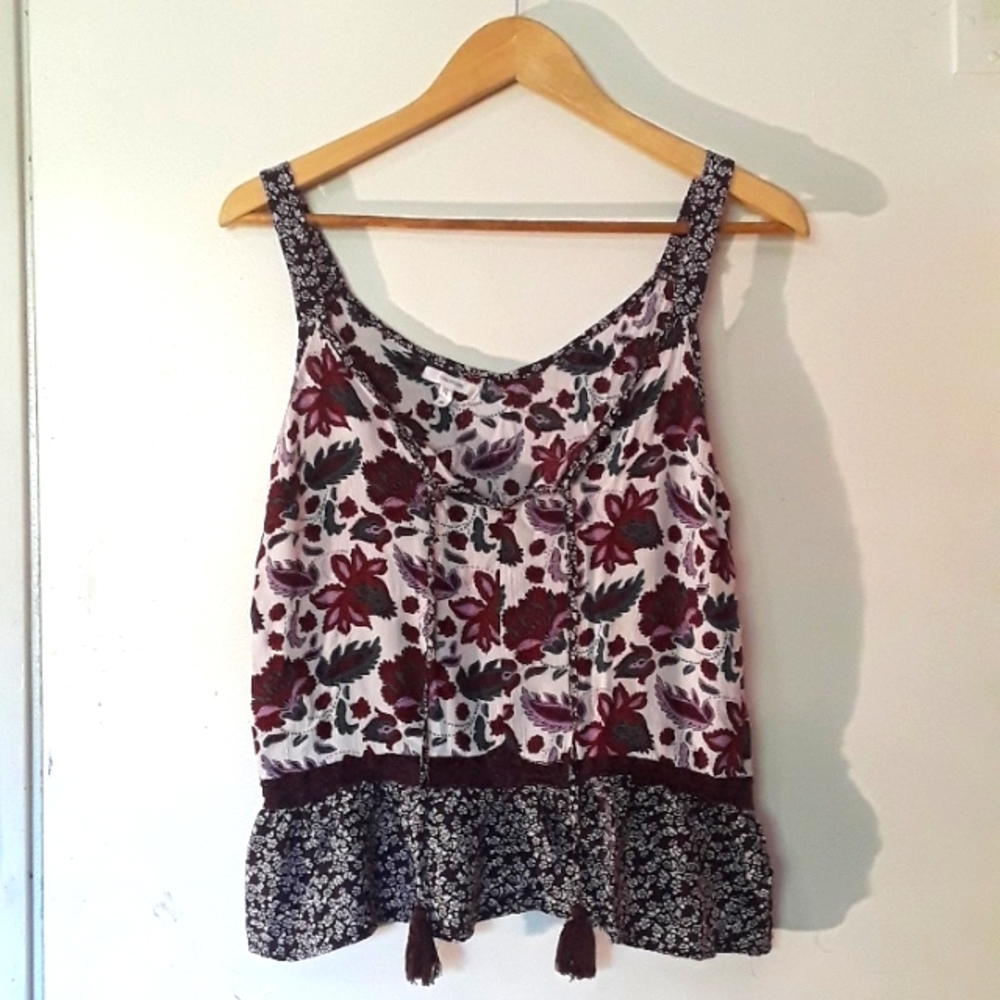 Maurices Cropped Summer Tank Top Floral print with tassels size medium